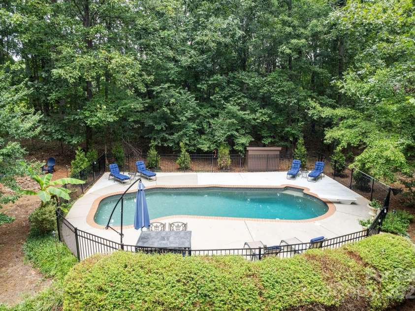 501 Colonels Court, Clover, SC 29710.  MLS# CAR4288032, YatesRealty ID 33243. You're 15 minutes from Lake Wylie- enjoy the Lake by day and the pool by night, your choice!