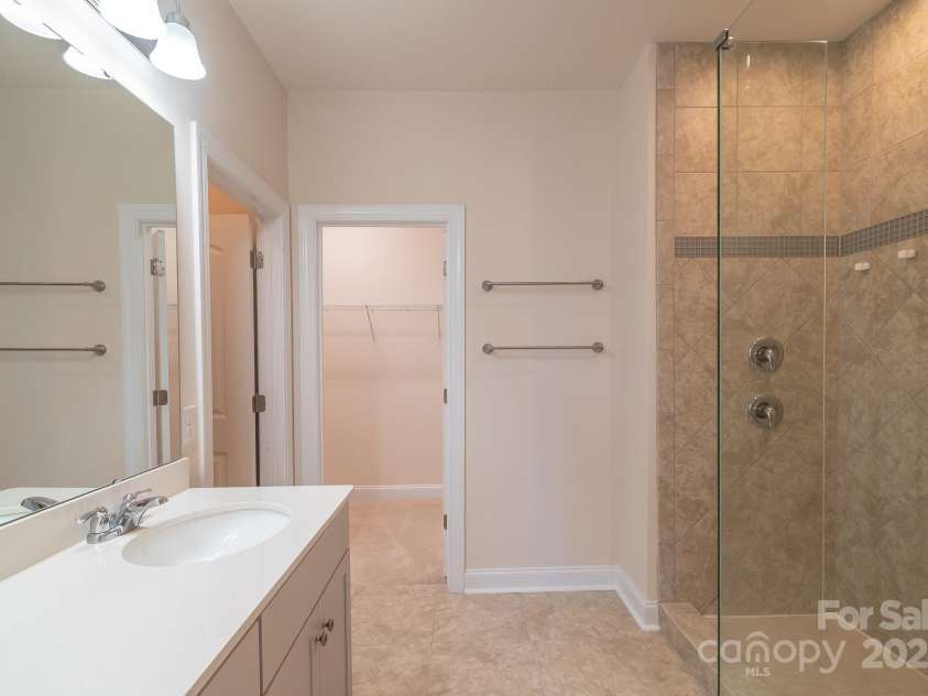 11608 Founders Park Lane, Pineville, NC 28134.  MLS# CAR4276022, YatesRealty ID 33244. Second Primary Bathroom