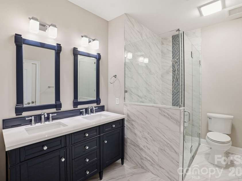 11649 James Richard Drive, Charlotte, NC 28277.  MLS# CAR4382209, YatesRealty ID 33244. Full Bathroom 2