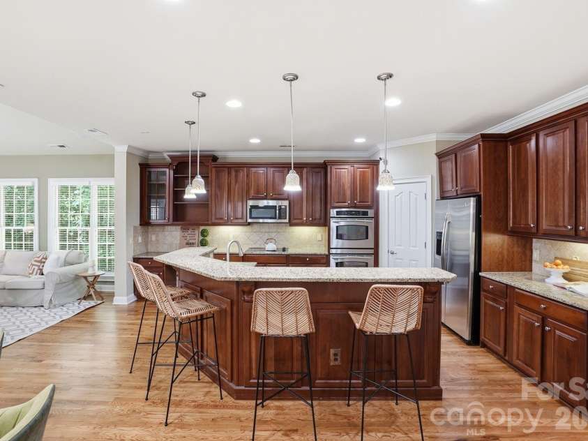 11649 James Richard Drive, Charlotte, NC 28277.  MLS# CAR4382209, YatesRealty ID 33244. Kitchen