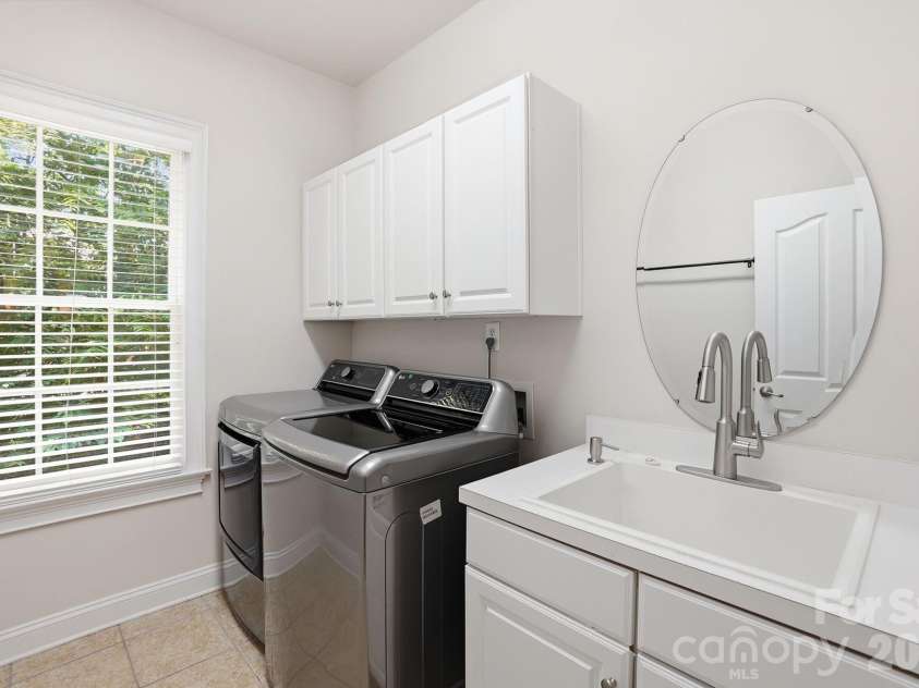 11649 James Richard Drive, Charlotte, NC 28277.  MLS# CAR4382209, YatesRealty ID 33244. Laundry Room