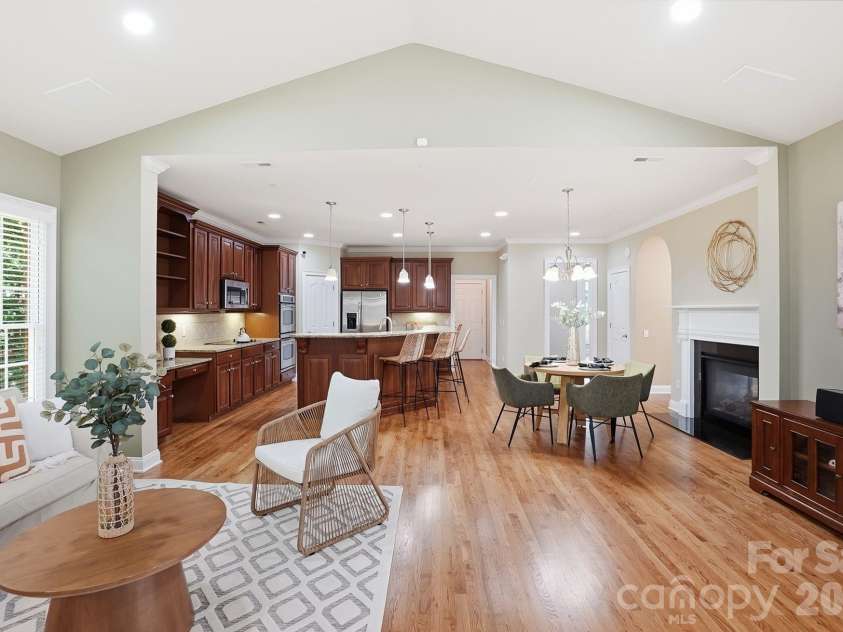 11649 James Richard Drive, Charlotte, NC 28277.  MLS# CAR4382209, YatesRealty ID 33244. Living
