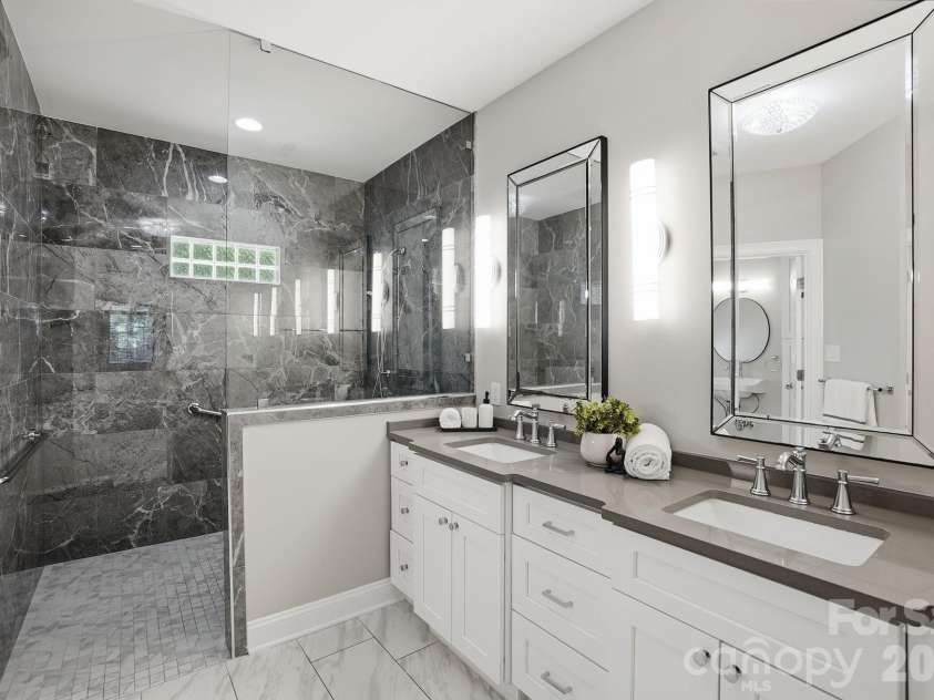 11649 James Richard Drive, Charlotte, NC 28277.  MLS# CAR4382209, YatesRealty ID 33244. Primary Bathroom