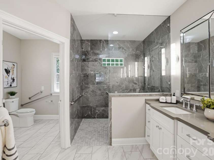 11649 James Richard Drive, Charlotte, NC 28277.  MLS# CAR4382209, YatesRealty ID 33244. Primary Bathroom