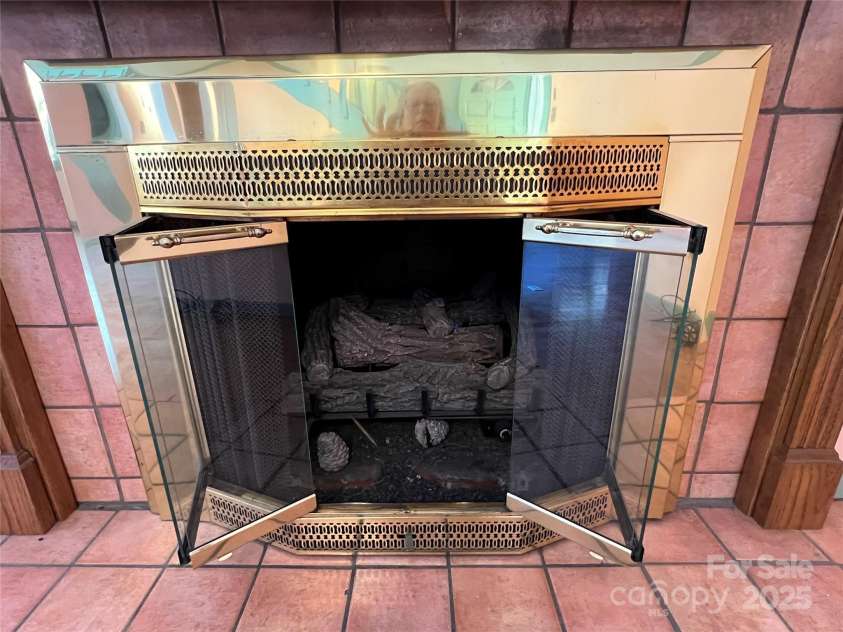 430 Laurel Heights Lane, Tryon, NC 28782.  MLS# CAR4277530, YatesRealty ID 33245. 