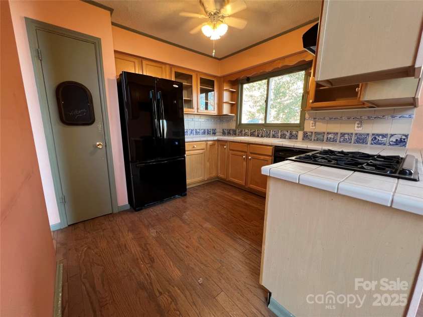 430 Laurel Heights Lane, Tryon, NC 28782.  MLS# CAR4277530, YatesRealty ID 33245. 