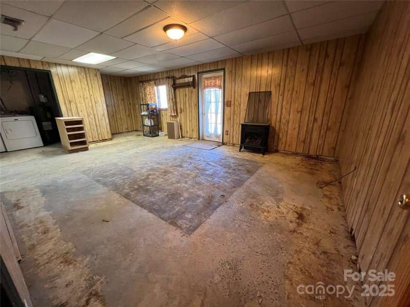 430 Laurel Heights Lane, Tryon, NC 28782.  MLS# CAR4277530, YatesRealty ID 33245. 