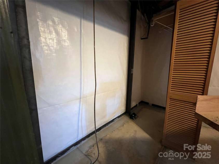 430 Laurel Heights Lane, Tryon, NC 28782.  MLS# CAR4277530, YatesRealty ID 33245. 