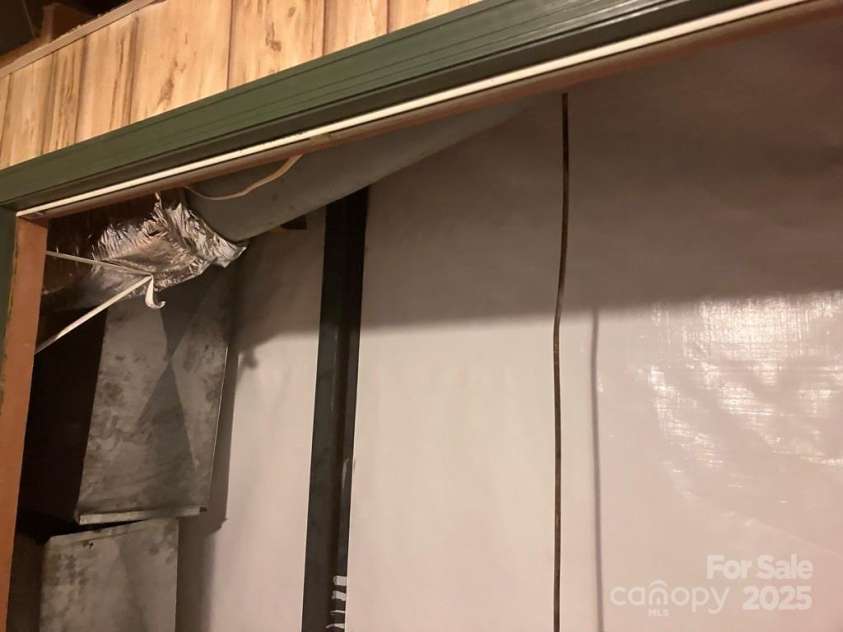 430 Laurel Heights Lane, Tryon, NC 28782.  MLS# CAR4277530, YatesRealty ID 33245. 