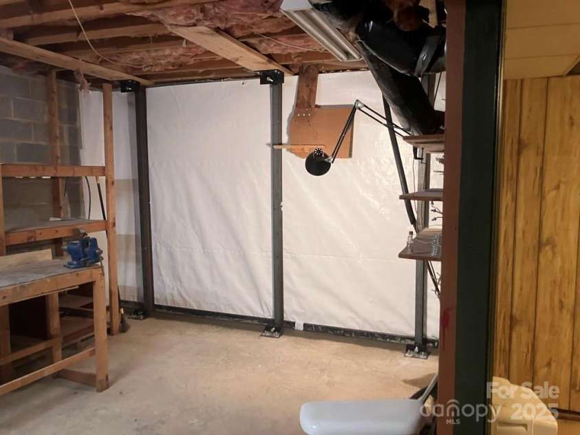 430 Laurel Heights Lane, Tryon, NC 28782.  MLS# CAR4277530, YatesRealty ID 33245. 