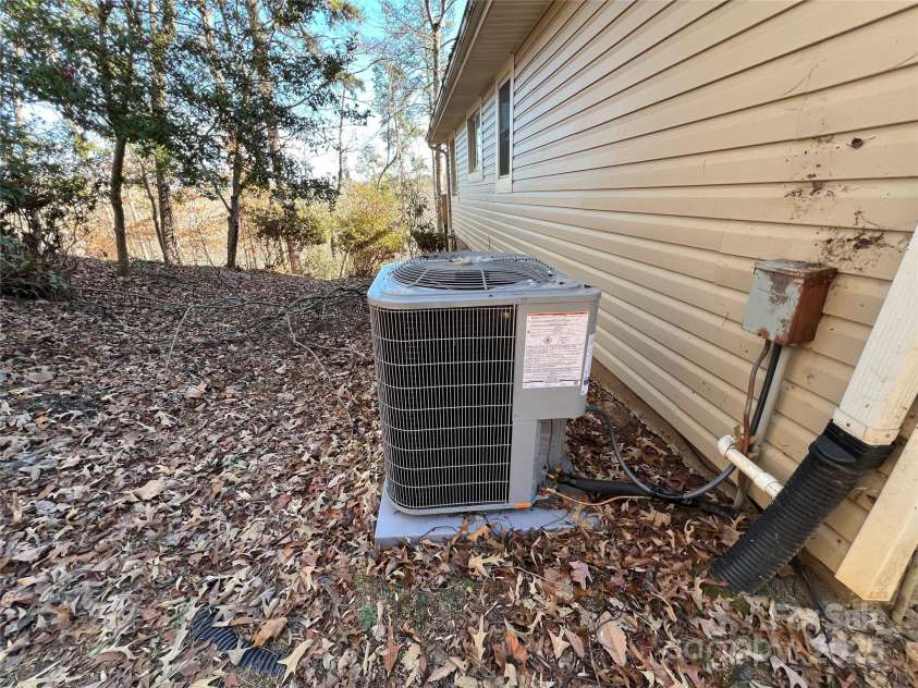 430 Laurel Heights Lane, Tryon, NC 28782.  MLS# CAR4277530, YatesRealty ID 33245. 