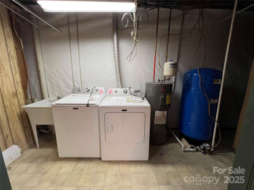 430 Laurel Heights Lane, Tryon, NC 28782.  MLS# CAR4277530, YatesRealty ID 33245. 