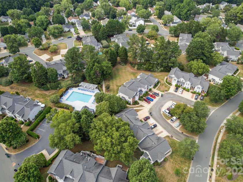 8856 Cinnabay Drive, Charlotte, NC 28216.  MLS# CAR4288985, YatesRealty ID 33246. 