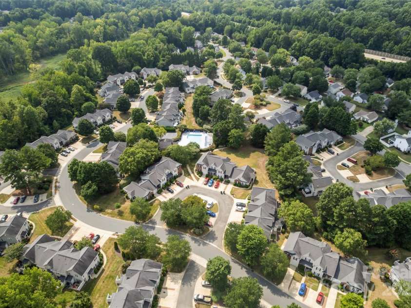 8856 Cinnabay Drive, Charlotte, NC 28216.  MLS# CAR4288985, YatesRealty ID 33246. 