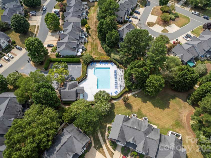 8856 Cinnabay Drive, Charlotte, NC 28216.  MLS# CAR4288985, YatesRealty ID 33246. 