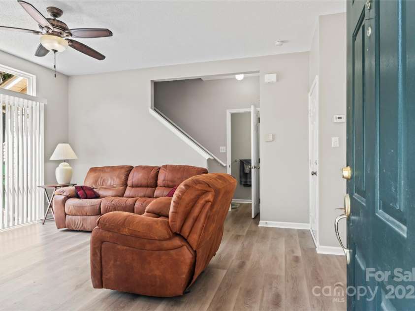 8856 Cinnabay Drive, Charlotte, NC 28216.  MLS# CAR4288985, YatesRealty ID 33246. 