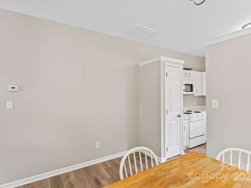 8856 Cinnabay Drive, Charlotte, NC 28216.  MLS# CAR4288985, YatesRealty ID 33246. 