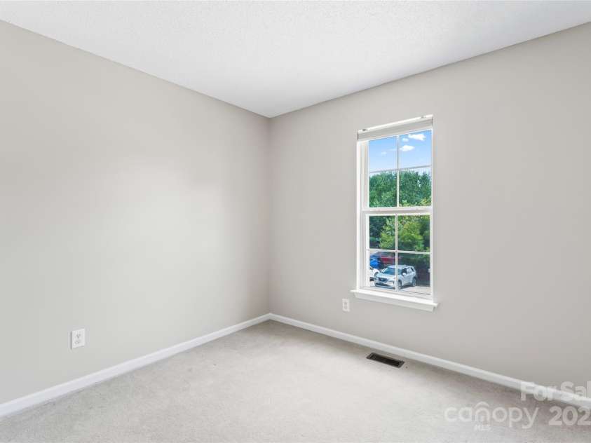 8856 Cinnabay Drive, Charlotte, NC 28216.  MLS# CAR4288985, YatesRealty ID 33246. 