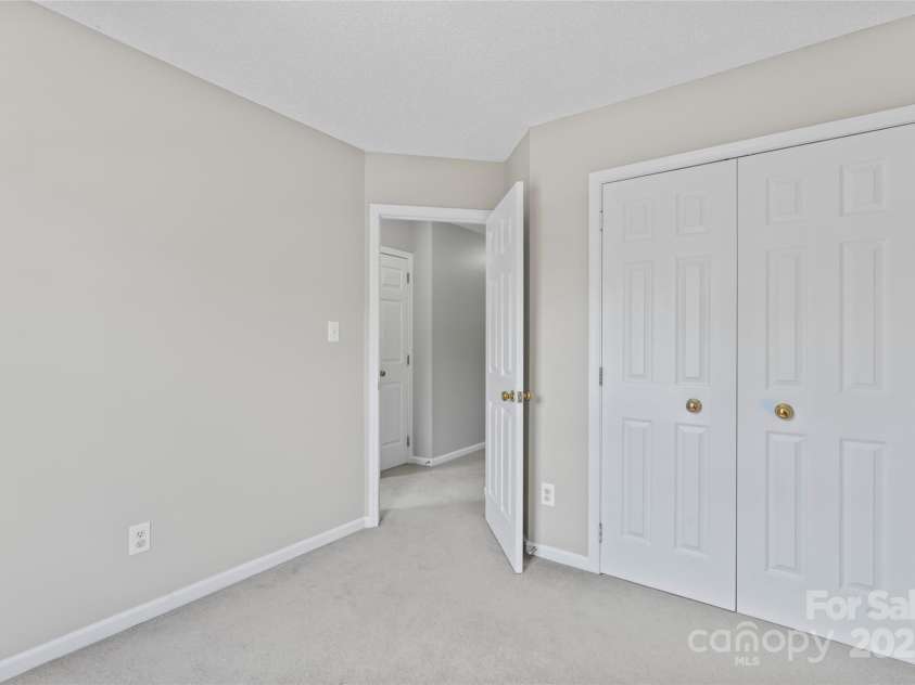 8856 Cinnabay Drive, Charlotte, NC 28216.  MLS# CAR4288985, YatesRealty ID 33246. 