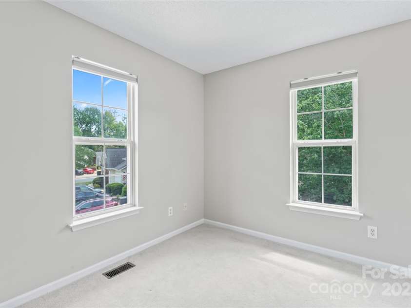 8856 Cinnabay Drive, Charlotte, NC 28216.  MLS# CAR4288985, YatesRealty ID 33246. 