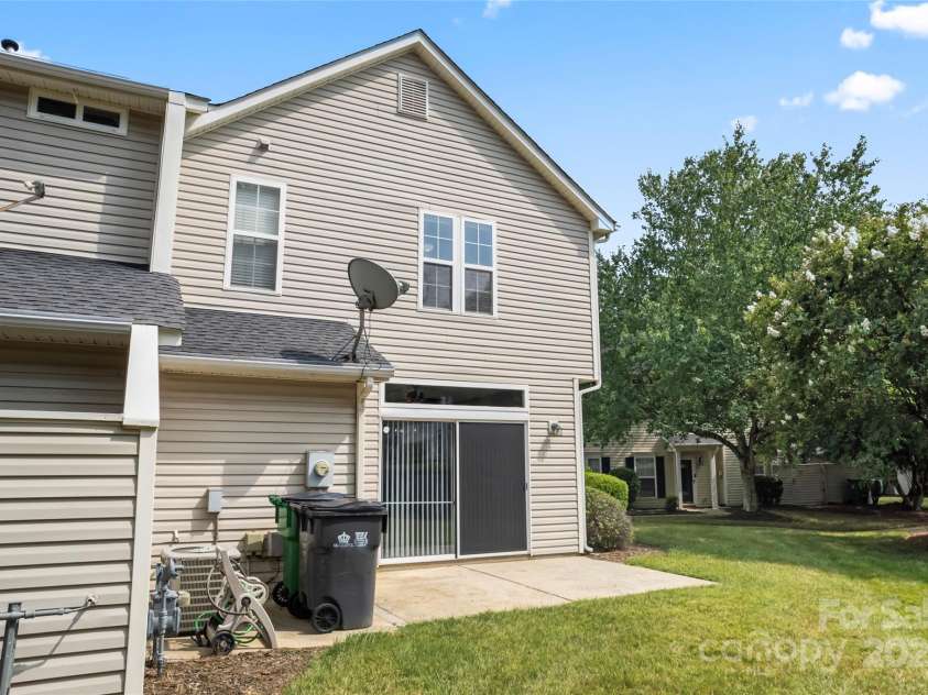 8856 Cinnabay Drive, Charlotte, NC 28216.  MLS# CAR4288985, YatesRealty ID 33246. 