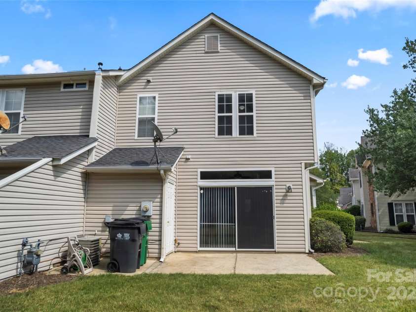 8856 Cinnabay Drive, Charlotte, NC 28216.  MLS# CAR4288985, YatesRealty ID 33246. 