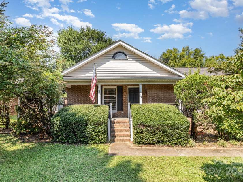 10520 Misty Ridge Lane, Charlotte, NC 28277.  MLS# CAR4280214, YatesRealty ID 33247. 