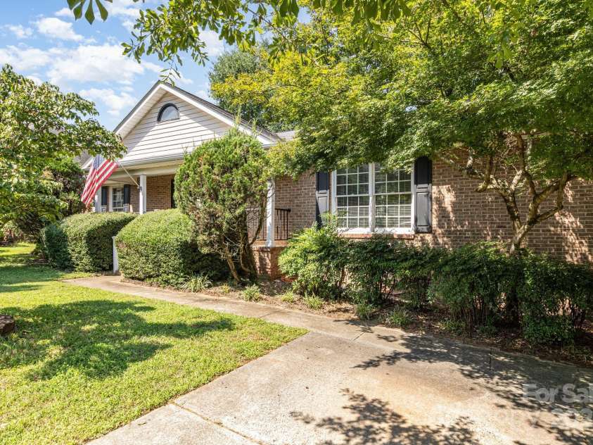 10520 Misty Ridge Lane, Charlotte, NC 28277.  MLS# CAR4280214, YatesRealty ID 33247. 