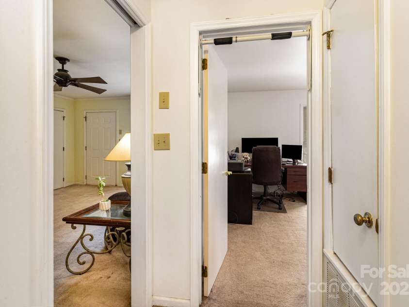 10520 Misty Ridge Lane, Charlotte, NC 28277.  MLS# CAR4280214, YatesRealty ID 33247. 