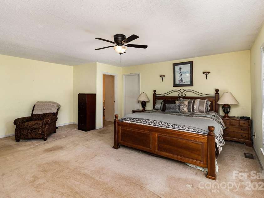 10520 Misty Ridge Lane, Charlotte, NC 28277.  MLS# CAR4280214, YatesRealty ID 33247. 