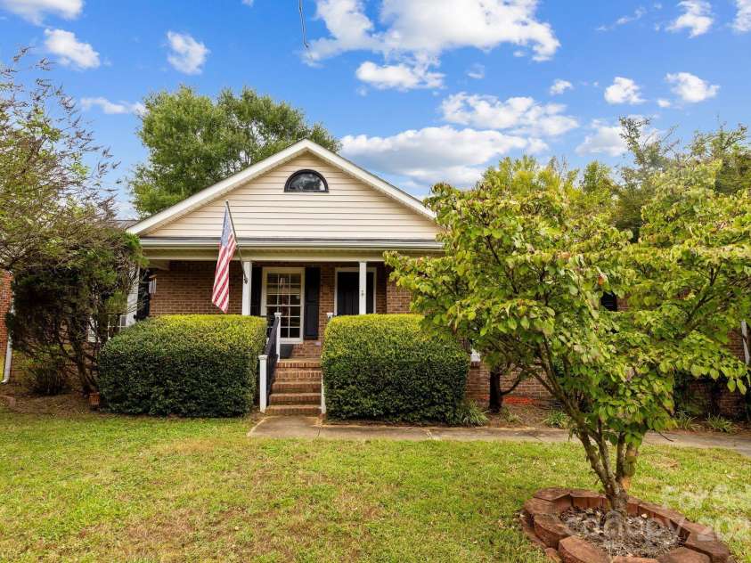 10520 Misty Ridge Lane, Charlotte, NC 28277.  MLS# CAR4309596, YatesRealty ID 33247. Front of home