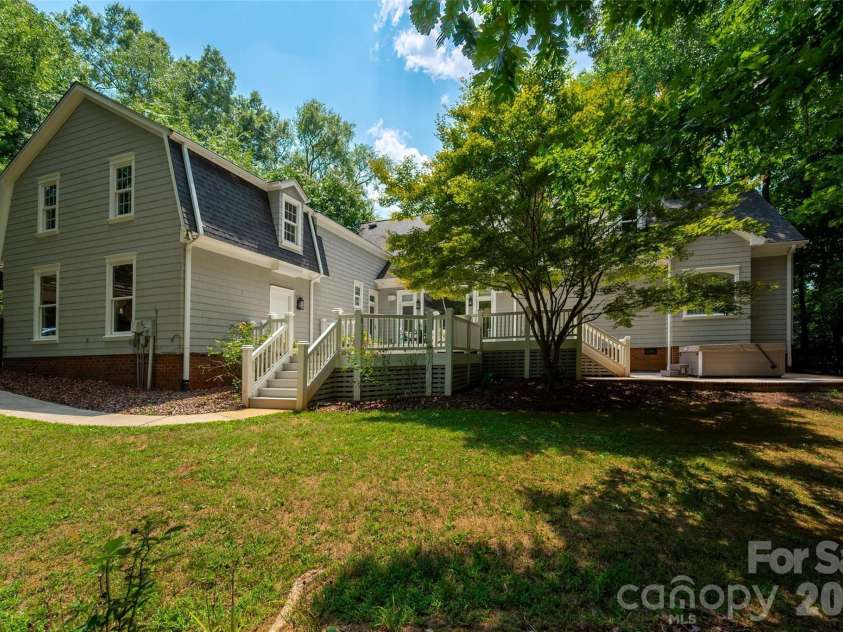 1103 Real Quiet Lane, Waxhaw, NC 28173.  MLS# CAR4392510, YatesRealty ID 33247. 