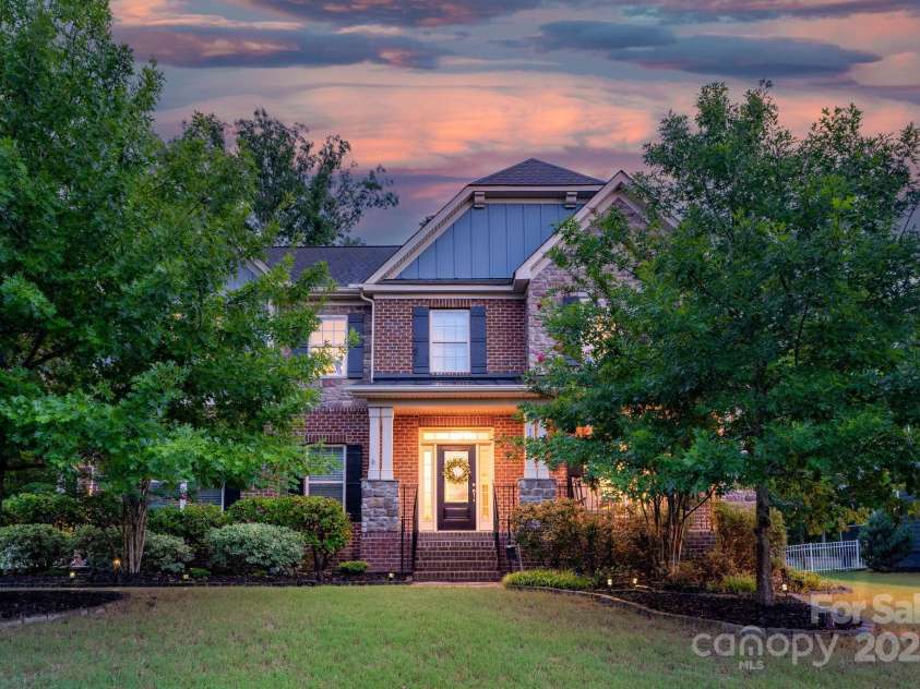 1809 Old Bennington Drive, Waxhaw, NC 28173.  MLS# CAR4280543, YatesRealty ID 33248. 