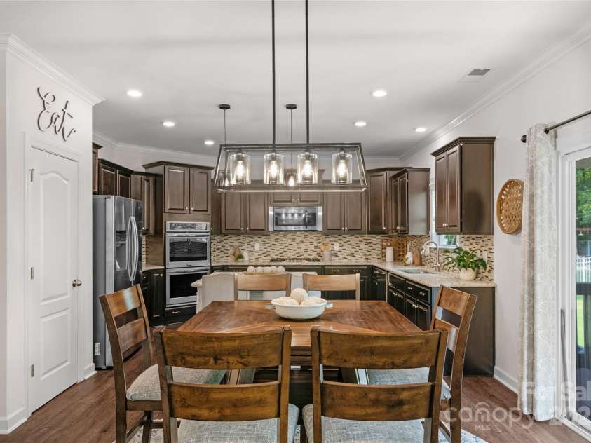 1809 Old Bennington Drive, Waxhaw, NC 28173.  MLS# CAR4280543, YatesRealty ID 33248. 