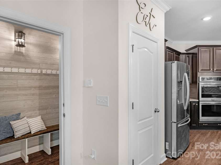 1809 Old Bennington Drive, Waxhaw, NC 28173.  MLS# CAR4280543, YatesRealty ID 33248. 