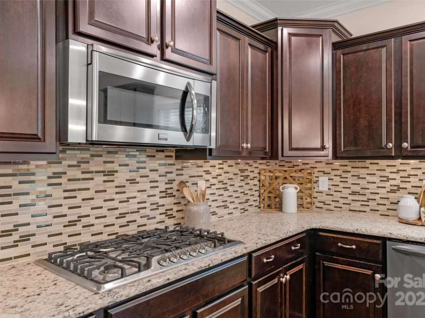 1809 Old Bennington Drive, Waxhaw, NC 28173.  MLS# CAR4280543, YatesRealty ID 33248. 