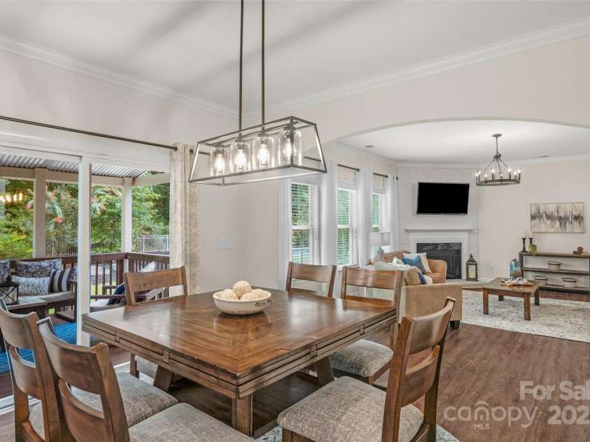 1809 Old Bennington Drive, Waxhaw, NC 28173.  MLS# CAR4280543, YatesRealty ID 33248. 
