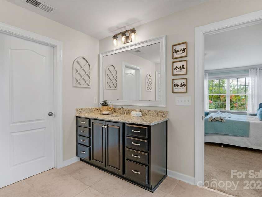 1809 Old Bennington Drive, Waxhaw, NC 28173.  MLS# CAR4280543, YatesRealty ID 33248. 