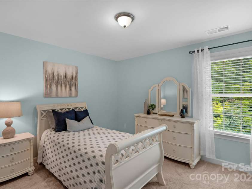 1809 Old Bennington Drive, Waxhaw, NC 28173.  MLS# CAR4280543, YatesRealty ID 33248. 