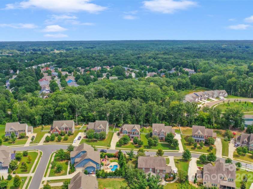 1809 Old Bennington Drive, Waxhaw, NC 28173.  MLS# CAR4280543, YatesRealty ID 33248. 
