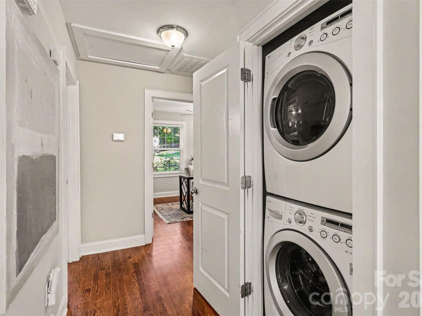 2612 Roslyn Avenue, Charlotte, NC 28208.  MLS# CAR4412729, YatesRealty ID 33248. 