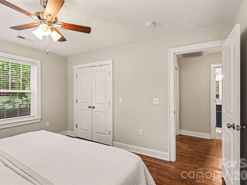 2612 Roslyn Avenue, Charlotte, NC 28208.  MLS# CAR4412729, YatesRealty ID 33248. 