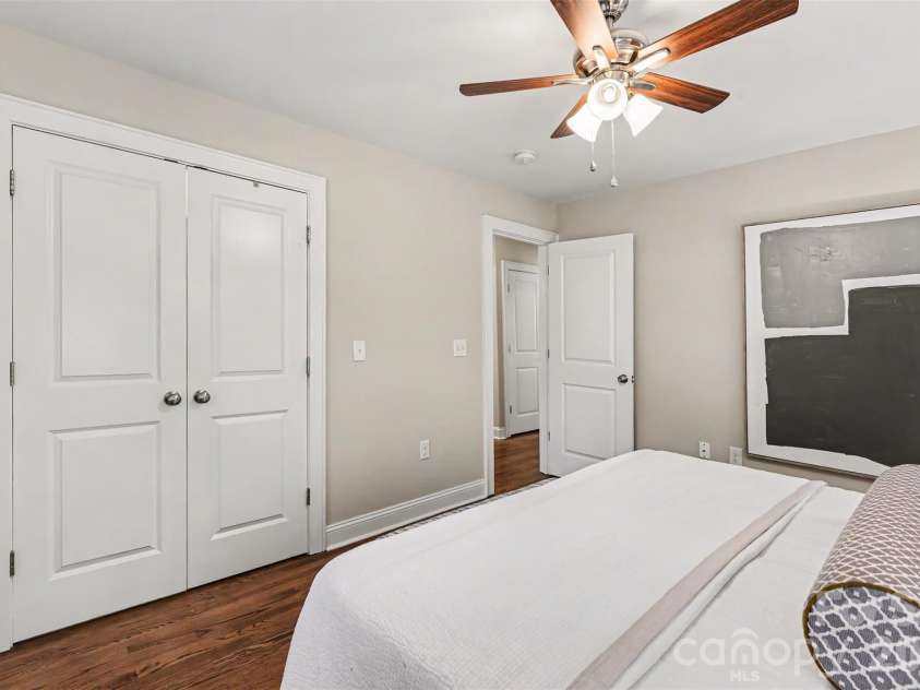 2612 Roslyn Avenue, Charlotte, NC 28208.  MLS# CAR4412729, YatesRealty ID 33248. 