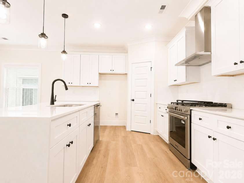 1232 Sharon Amity Road, Charlotte, NC 28211.  MLS# CAR4393747, YatesRealty ID 33249. 