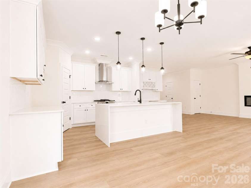 1232 Sharon Amity Road, Charlotte, NC 28211.  MLS# CAR4393747, YatesRealty ID 33249. 