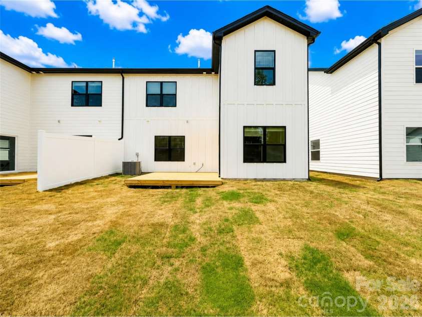 1232 Sharon Amity Road, Charlotte, NC 28211.  MLS# CAR4393747, YatesRealty ID 33249. 