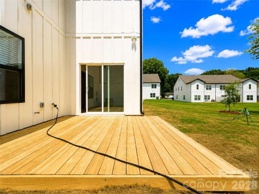 1232 Sharon Amity Road, Charlotte, NC 28211.  MLS# CAR4393747, YatesRealty ID 33249. 