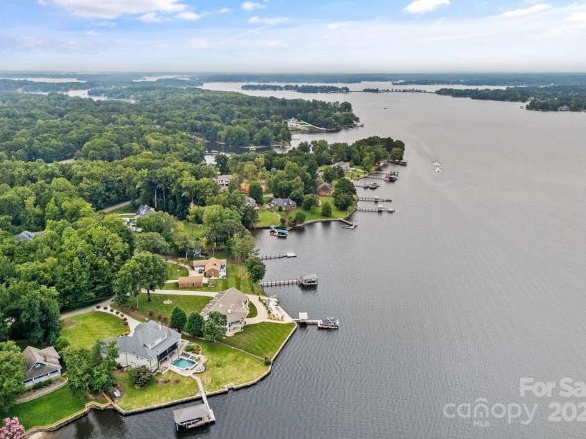 346 Lakeview Shores Loop, Mooresville, NC 28117.  MLS# CAR4293141, YatesRealty ID 33249. 