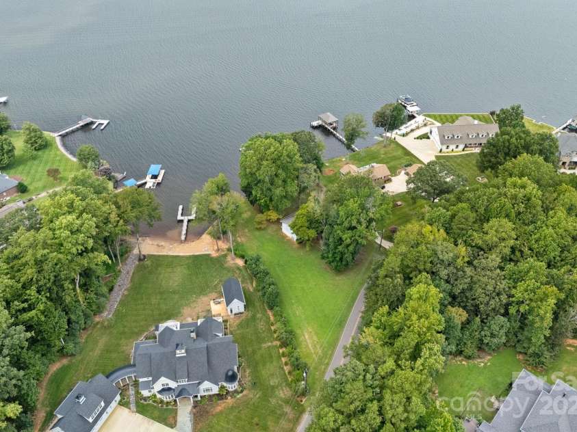 346 Lakeview Shores Loop, Mooresville, NC 28117.  MLS# CAR4293141, YatesRealty ID 33249. 