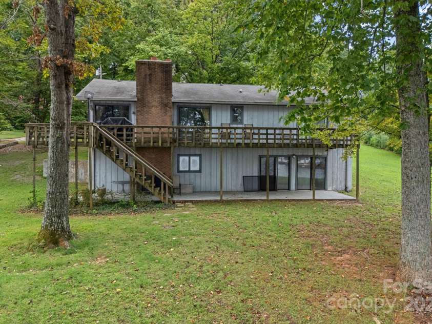 346 Lakeview Shores Loop, Mooresville, NC 28117.  MLS# CAR4293141, YatesRealty ID 33249. 